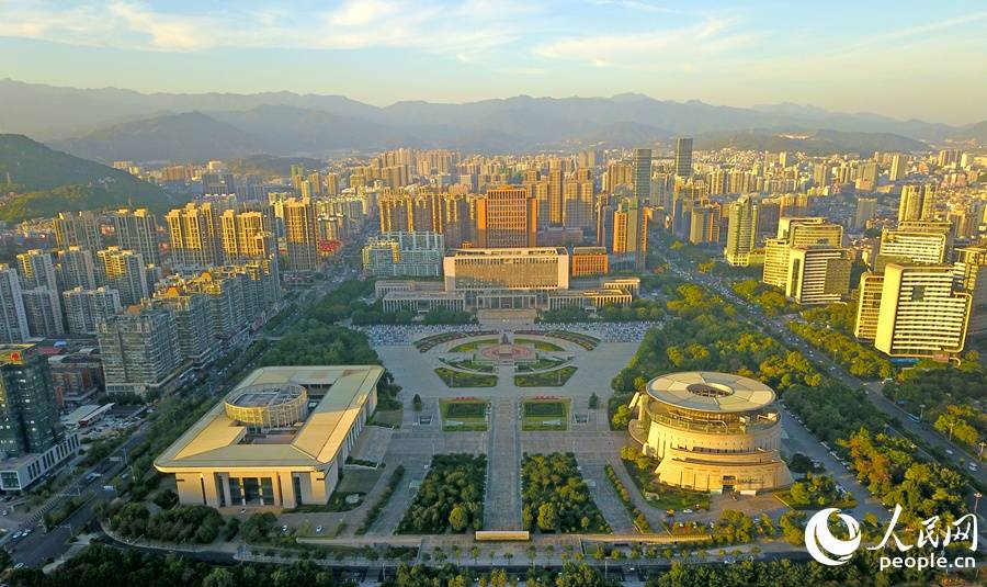 老区龙岩的“蓝色”特质(图2)